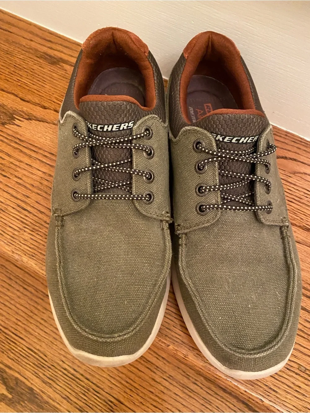 Skechers Men’s 10 Olive w/Brown Canvas Slip-On Lace-Up Sneakers Excellent Cond.